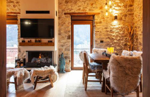 Chalet 1932 Boutique Mountain Chalet με Ιδιωτικό Hot Tub & Τζάκι - Photo 9