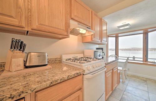 Fireplace! Waterfront Gem Near Leelanau Wine Trail - Foto 10