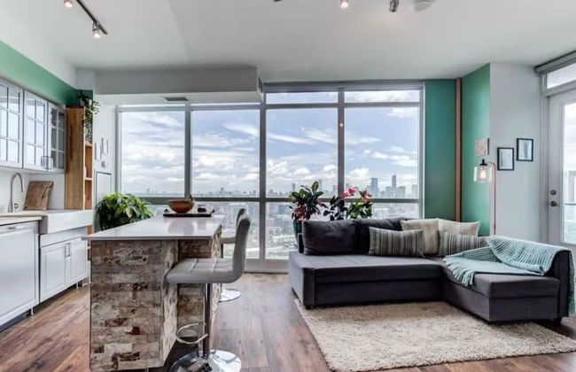 Lanterra Downtown Cn Tower - Photo 68