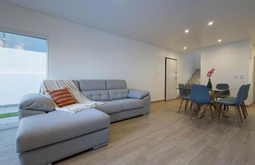 Casa Férias com Piscina Aquecida e Suítes Privadas - Foto 38