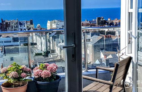 SeaBrighton Penthouse with private sea view roof terraces - Foto 29