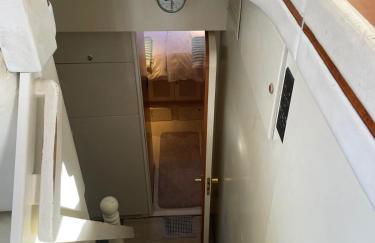 Waterfront Cozy two bedrooms - Photo 4