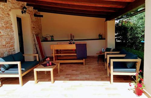 Mala kuća sa velikim grijanim bazenom ANTONIO - Foto 21