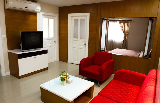 Unico Srinakarin Residence - Photo 8