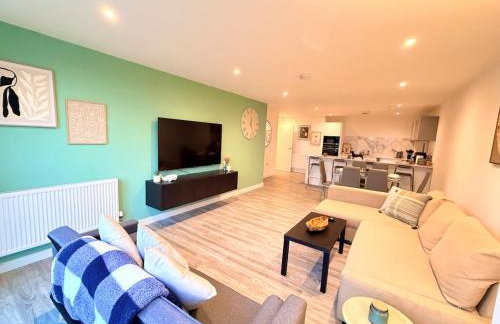 Modern and Spacious 3BR Flat W Balcony - Sleep 12 - Foto 32