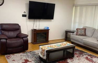 Luxury Oasis Home w/Pool Near CSUN-6 Guests - Foto 10