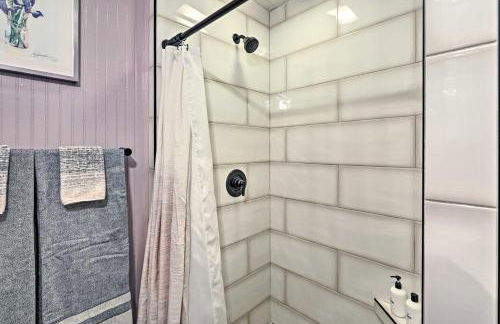 Redwoods Cabin with Hot Tub Walk to Russian River! - Foto 23