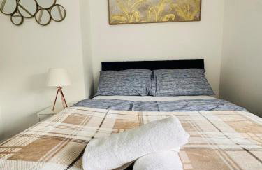 Swanky Dudley Retreat - Foto 13