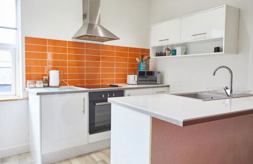 Binks - Seafront 1 bed first floor apartment - Photo 11