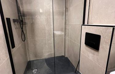 2 bedroom self catering detached outhouse with garden area - Photo 30