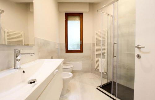 Parrots & Palms - Photo 15