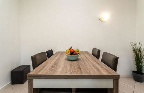 Host Wise - Lively Charming Apartment w Pool - Foto 28