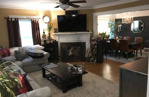 Beautiful Luxury Suite A & B of Shorewood Home - Foto 1