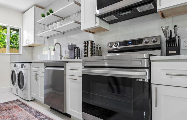 Uhost AI Stylish 1BR Bright Space w Patio - Foto 10