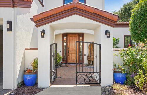 Gorgeous Santa Cruz Villa - Modern Beachside Paradise with NEW Hot Tub & Fast Wi-Fi - Foto 76