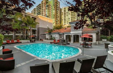 Sunny Marina Del Rey Apartment- Hot Tub, Game Room, BBQ, Projector - Photo 4