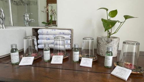 Chez Hélène, calme et verdure au centre historique - Foto 4