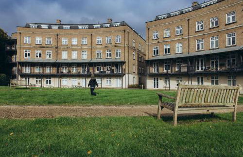 Bromley Stylish Modern Escape 2 Bed Apartment - Foto 12