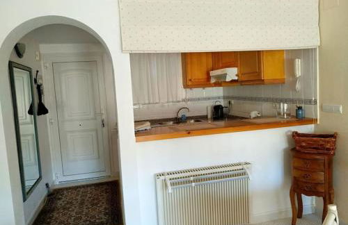 Estupendo apartamento en primera línea de playa y con vistas al mar - Foto 24