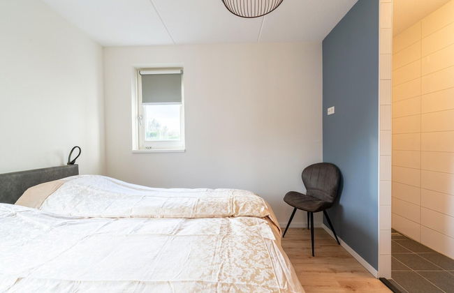 Holiday Home in Scherpenisse With Sauna - Photo 2