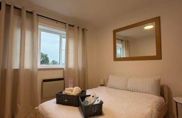 Misk Homes #3 Near Heathrow Airport, shops & Brunel University - Free Parking - Foto 10