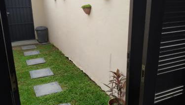 Kitinet para 2 pessoas próximo do mar - Ingleses - Com garagem - Foto 2