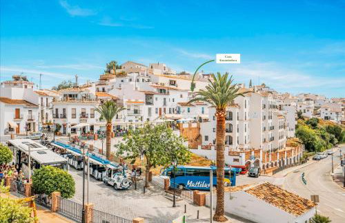Cosy Andalusian Home with Roof Terrace in Town Centre - Photo 43