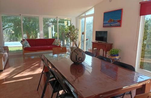 Chalet con gran jardin y piscina privada - Foto 13