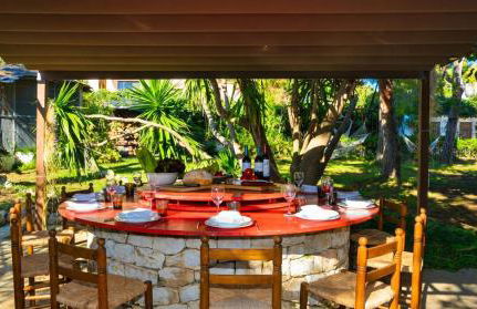 Villa Sitges El Ranch Amaizing Outdoor Areas Beaches at 5 minutes walk Sitges at 15 min drive AC Pool Jacuzzi & Garden XXL - Photo 12