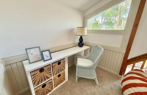 Unique LKN Waterfront Home with Dock - Foto 4