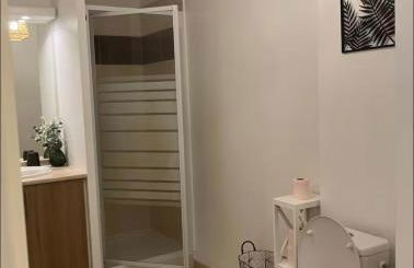 T1 cosy tout équipé, proche Airbus aéroport - Foto 9