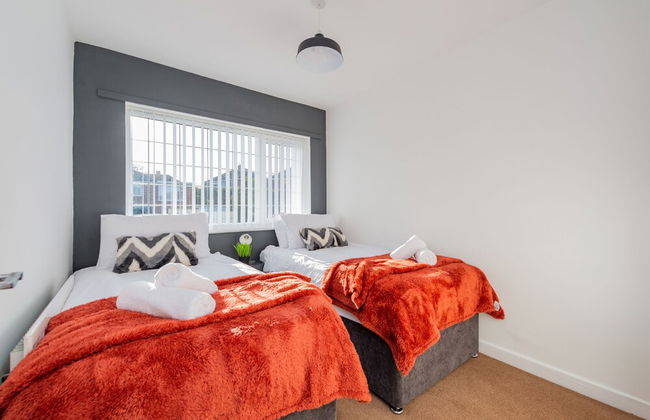 Premium 4 Bed Detached in Heswall - Photo 9