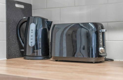 OPK STAYS - Stylish 2 bed Coventry train Station Apt, City Centre, Sleeps 4, FREE Parking, Free Netflix - Foto 25