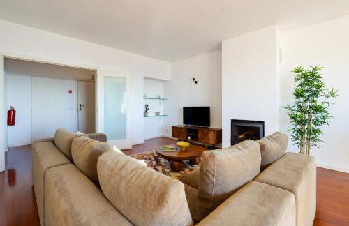 Skyview 2BR with Balcony and Garage - Foto 42