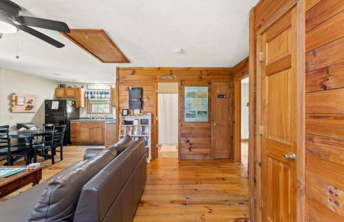 Heavenly Hideaway- Hot Tub, Firepit, Covered Patio - Foto 10