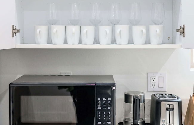 Not Affected by the Fire/modern 5BR Home With Full Amenities & Parking #2 - Foto 24