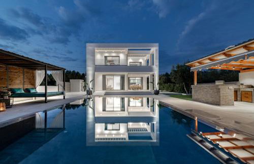 Antonia Villa - Luxurious Serenity with Private Pool, by ZanteWize - Foto 1