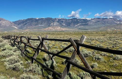 New Listing! River Front! - Foto 17