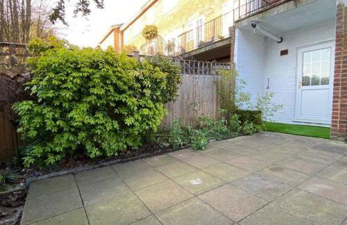 Redhill Town Centre Garden Flat - Foto 21