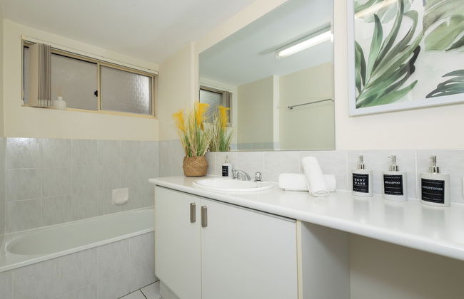 Bayview Beach Holiday Apartments - Photo 57