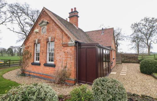 South Lodge - Longford Hall Farm Holiday Cottages - Photo 40