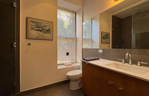 Large and Luxurious in Strivers Row - Photo 34