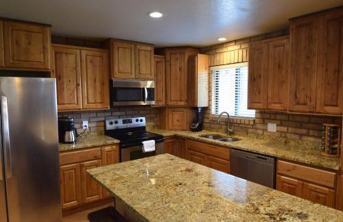 6 King Bedrooms, Sleeps 20, 8 Rooms, Bikes, HotTub - Foto 15