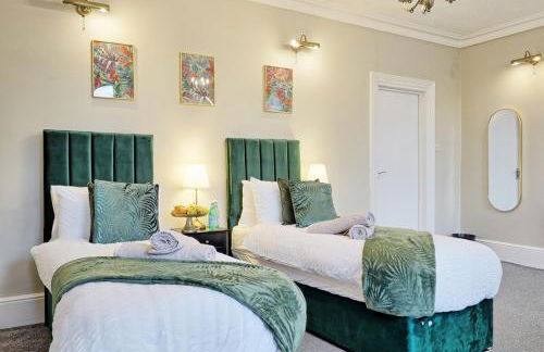 Large 5-Bedroom Home, Perfect for Long Stays & Team Accommodation - Foto 55