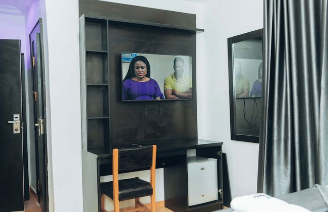 Aaron's Place Luxury Apartments & Rooms - Photo 39