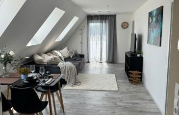 CLUBHAUS 6 - Dachwohnung mit 2 Schlafzimmern, Balkon & Netflix - Photo 1