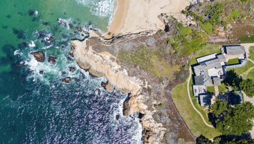 Distinguished Oceanfront Point Estate with Iconic Beach Mountain Vistas - Foto 3