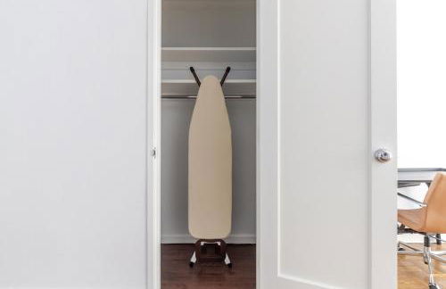 Blueground Midtown East doorman nr MoMA NYC-1786 - Foto 13