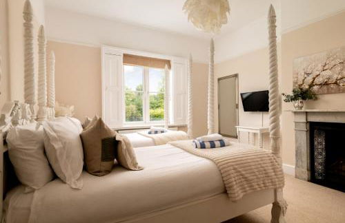 Downwood Vineyard Manor House in Idyllic Countryside - Photo 79