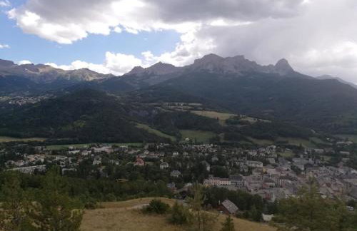 app 2ch Barcelonnette vue montagne proche praloup - Foto 9